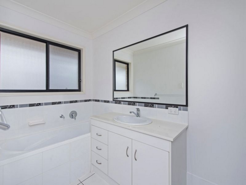 8 Madeline Place, Ormeau QLD 4208