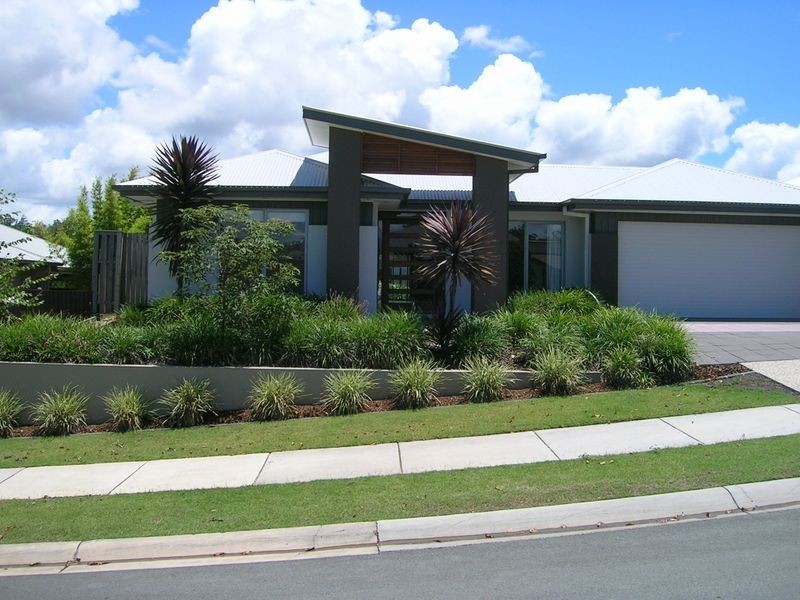 8 Rainlily Crescent, Upper Coomera QLD 4209