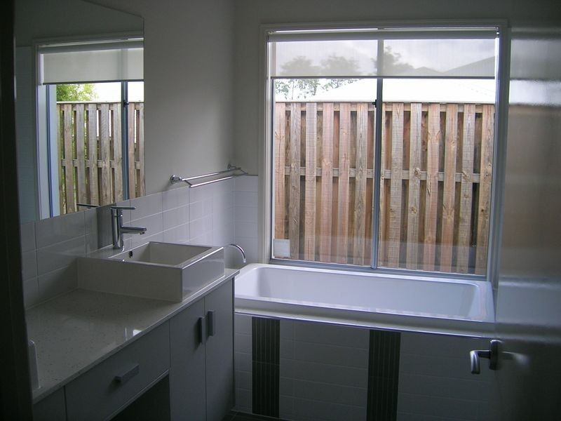 8 Rainlily Crescent, Upper Coomera QLD 4209