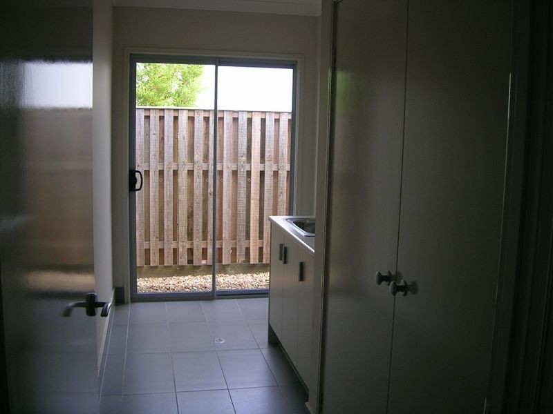 8 Rainlily Crescent, Upper Coomera QLD 4209