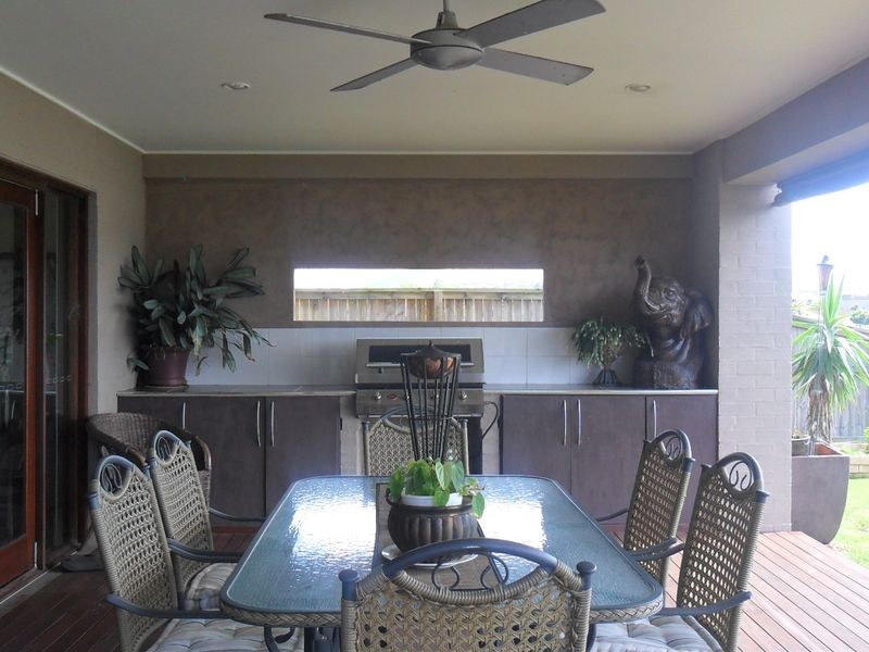 24 Rushcutter Avenue, Oxenford QLD 4210