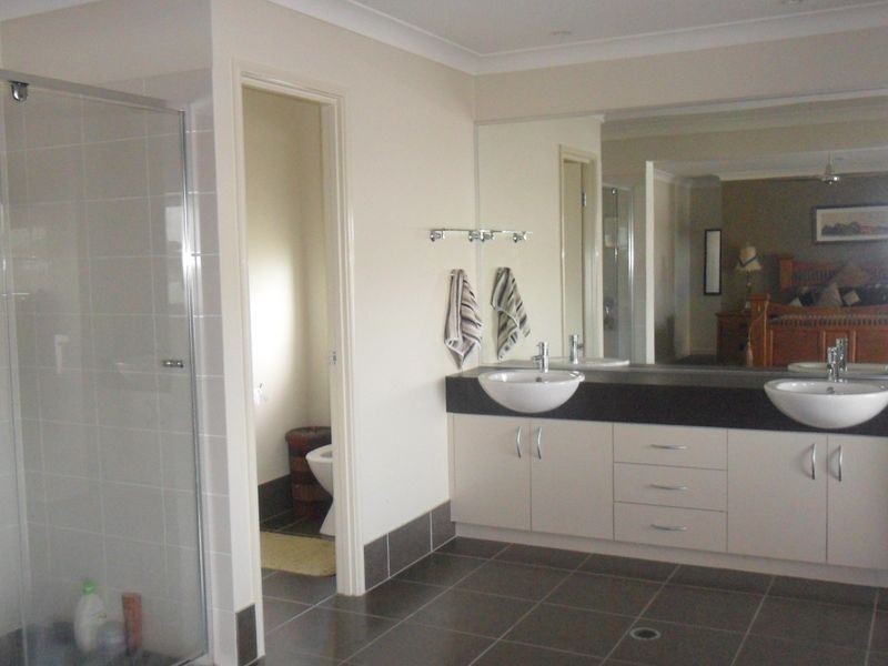 24 Rushcutter Avenue, Oxenford QLD 4210