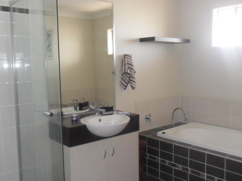 24 Rushcutter Avenue, Oxenford QLD 4210