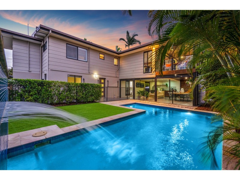 29 Akoonah Street, Hope Island QLD 4212