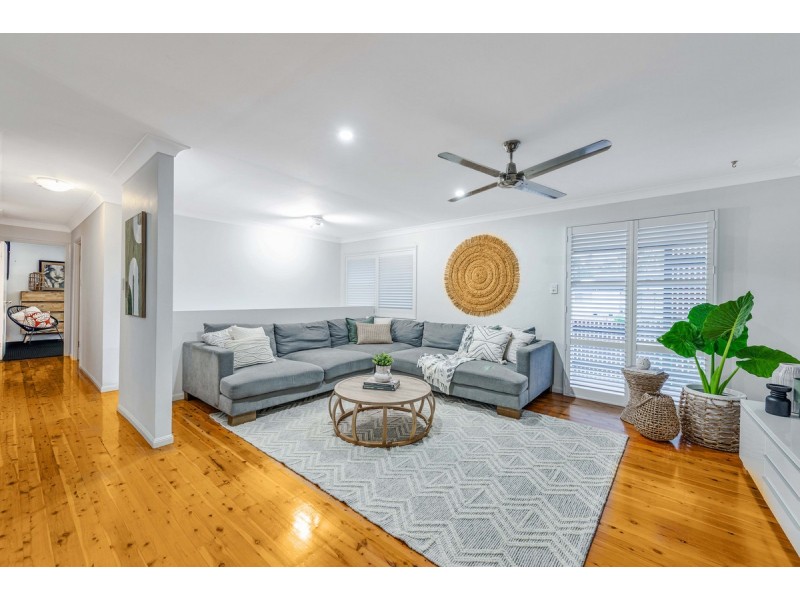 29 Akoonah Street, Hope Island QLD 4212