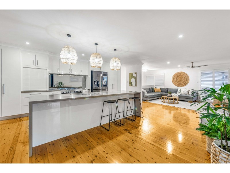 29 Akoonah Street, Hope Island QLD 4212