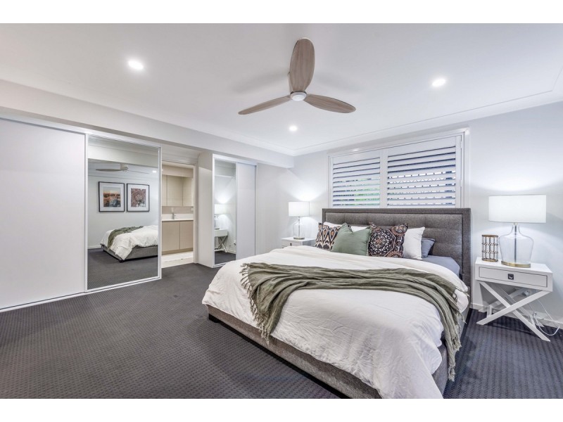 29 Akoonah Street, Hope Island QLD 4212