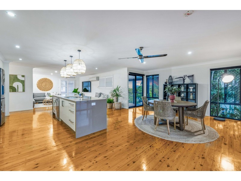 29 Akoonah Street, Hope Island QLD 4212