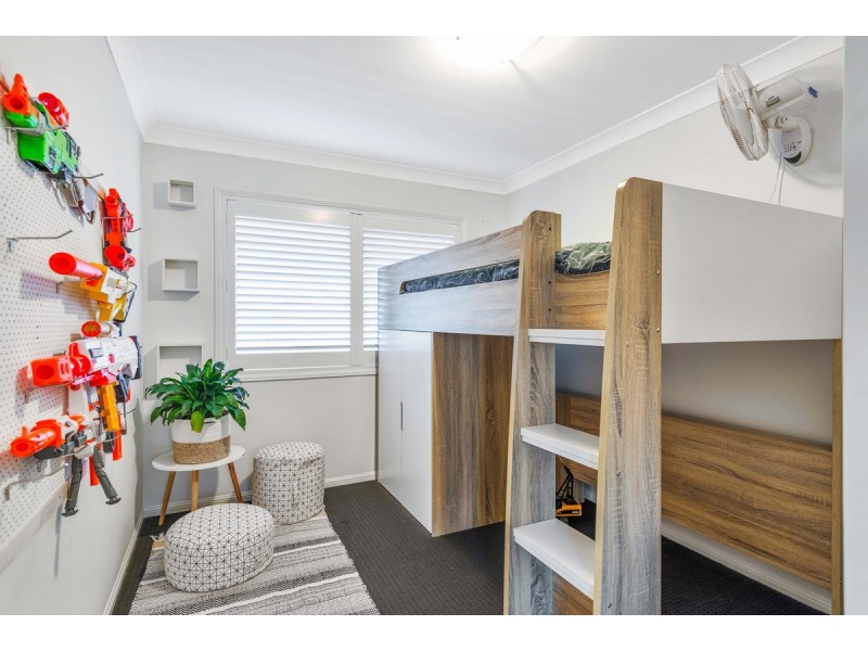 29 Akoonah Street, Hope Island QLD 4212