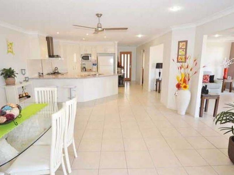 11 Blackheath Drive, Pacific Pines QLD 4211