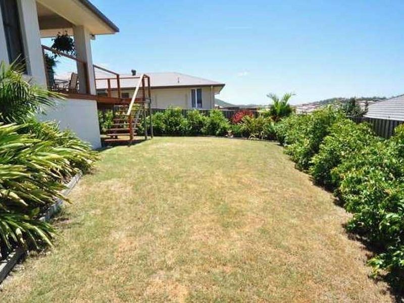 11 Blackheath Drive, Pacific Pines QLD 4211