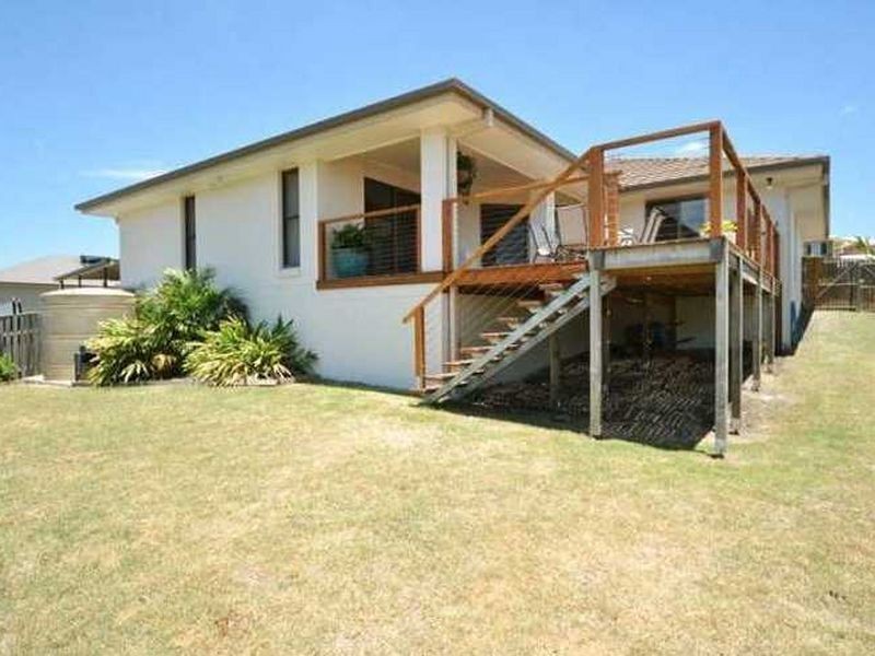 11 Blackheath Drive, Pacific Pines QLD 4211