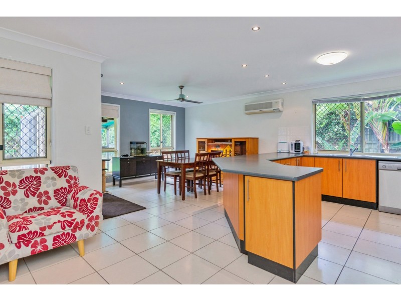 16 Cranberrie Crescent, Pimpama QLD 4209