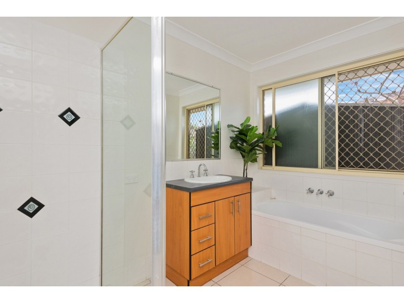 16 Cranberrie Crescent, Pimpama QLD 4209