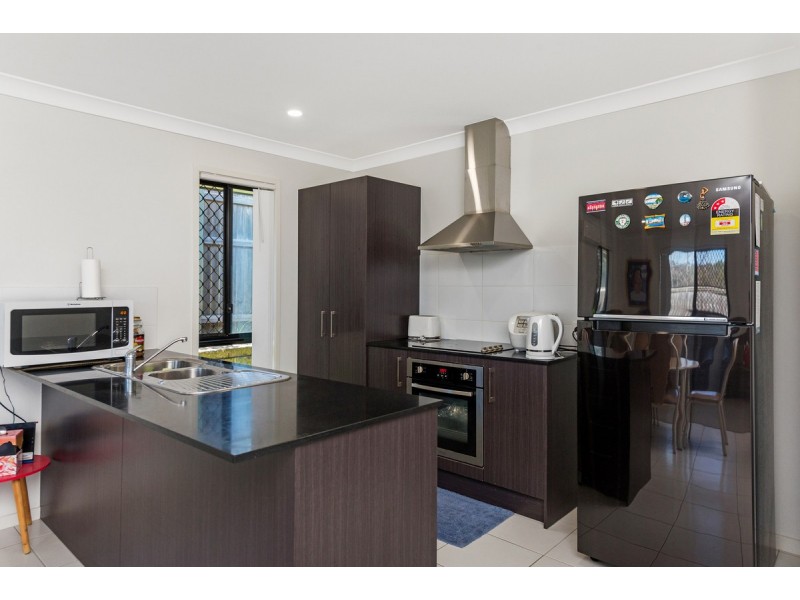 16 Mieka Crescent, Pimpama QLD 4209