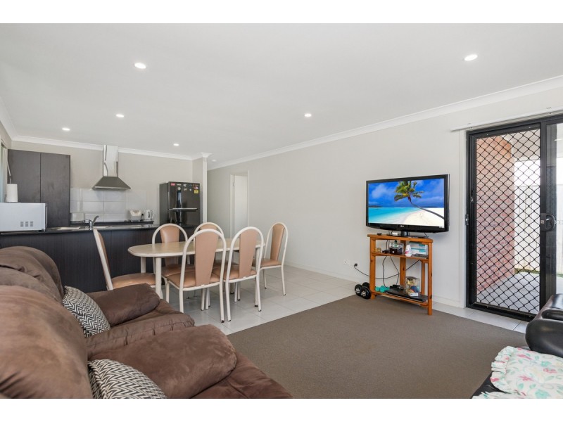16 Mieka Crescent, Pimpama QLD 4209