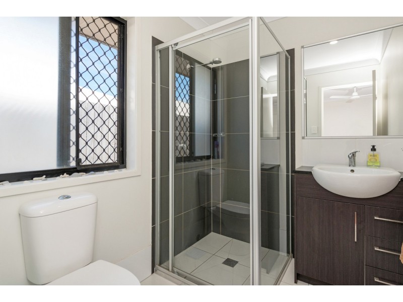 16 Mieka Crescent, Pimpama QLD 4209