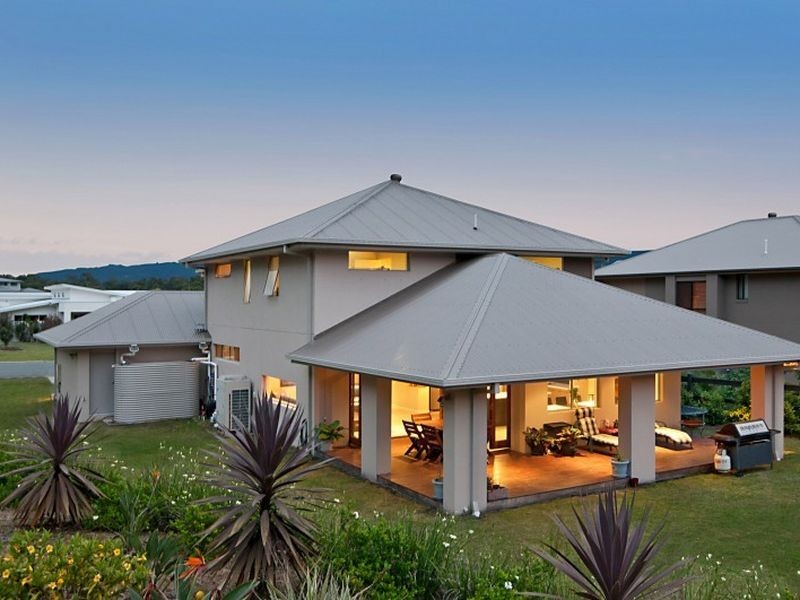9 Meadow Court, Maudsland QLD 4210