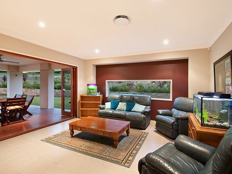 9 Meadow Court, Maudsland QLD 4210