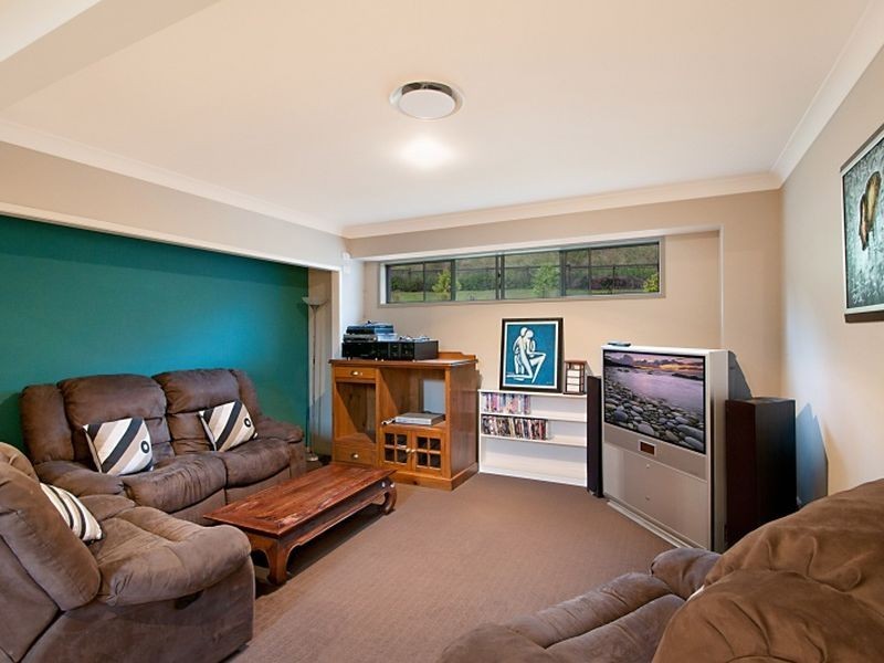 9 Meadow Court, Maudsland QLD 4210