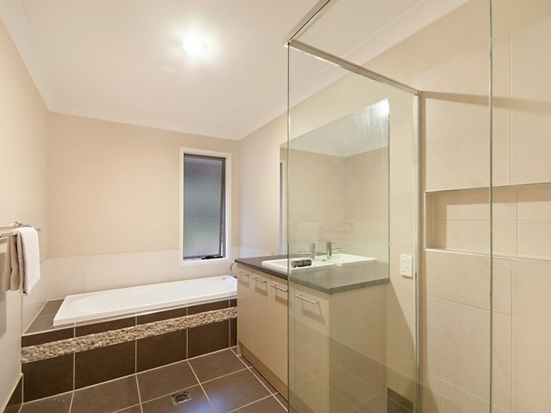 9 Meadow Court, Maudsland QLD 4210