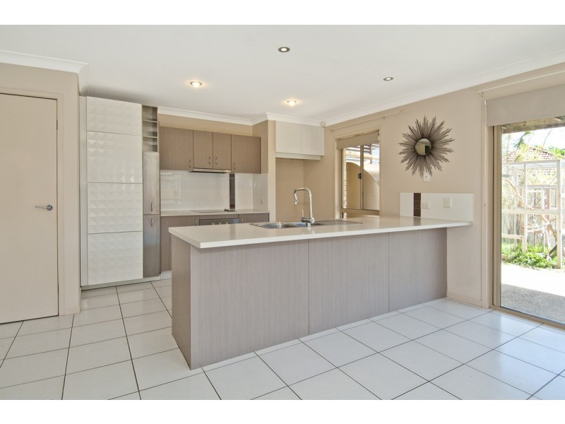 2/36 Armani Avenue, Pimpama QLD 4209