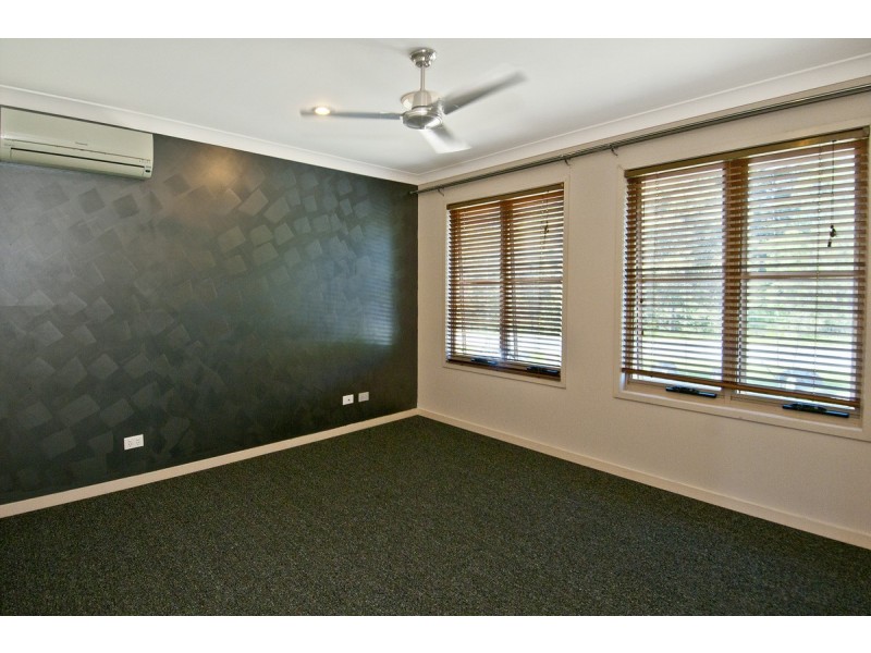 2/36 Armani Avenue, Pimpama QLD 4209