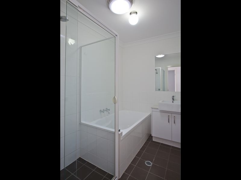 1/11 Stacer Street, Upper Coomera QLD 4209