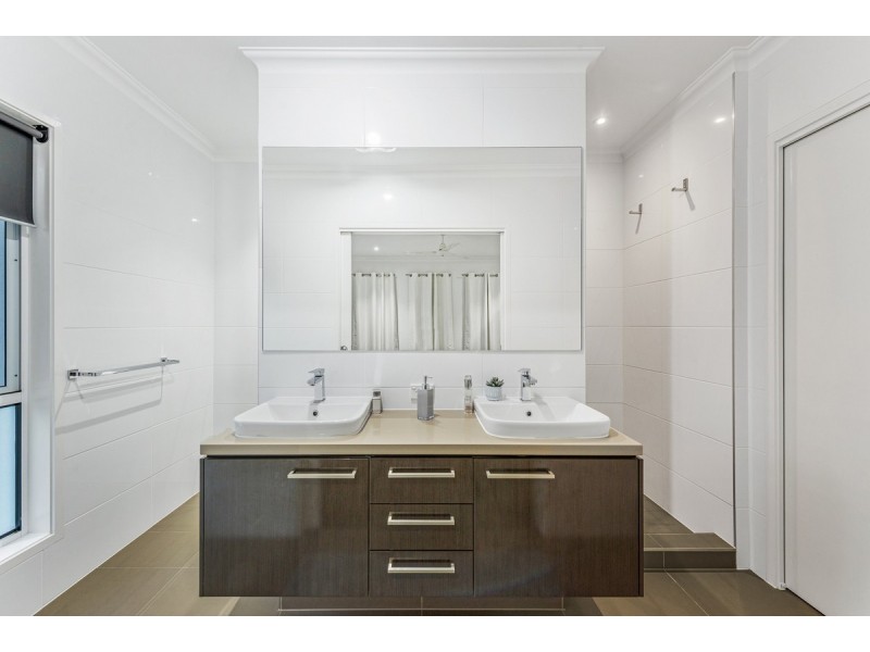 10 Trail Side Court, Upper Coomera QLD 4209