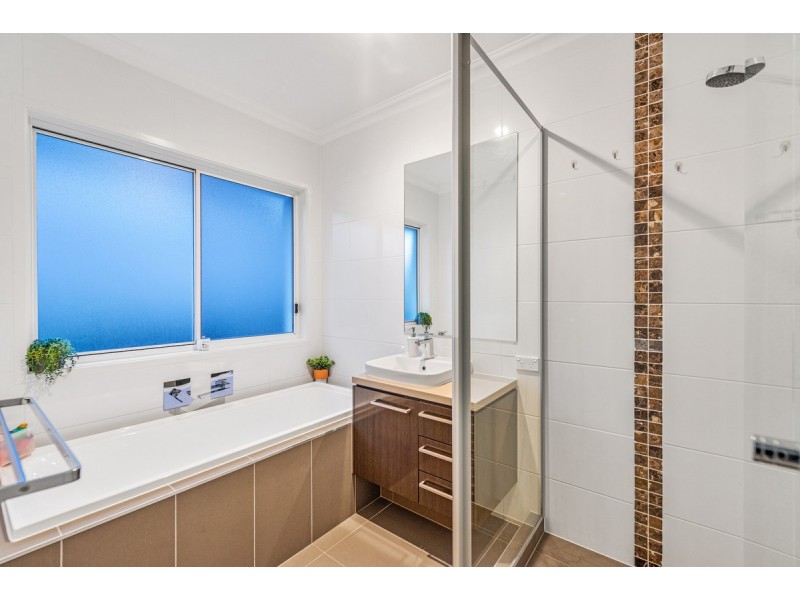 10 Trail Side Court, Upper Coomera QLD 4209