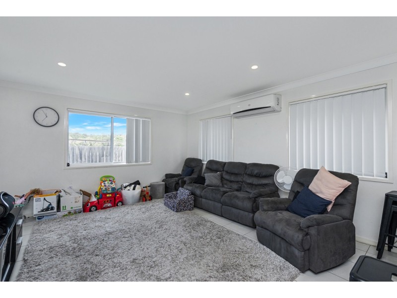 14 Mieka Crescent, Pimpama QLD 4209