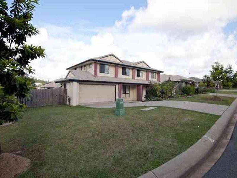 1/30 Witheren Circuit, Pacific Pines QLD 4211