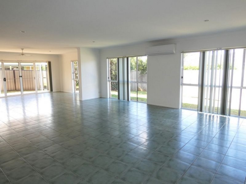 4 Dahlia Crescent, Ormeau QLD 4208