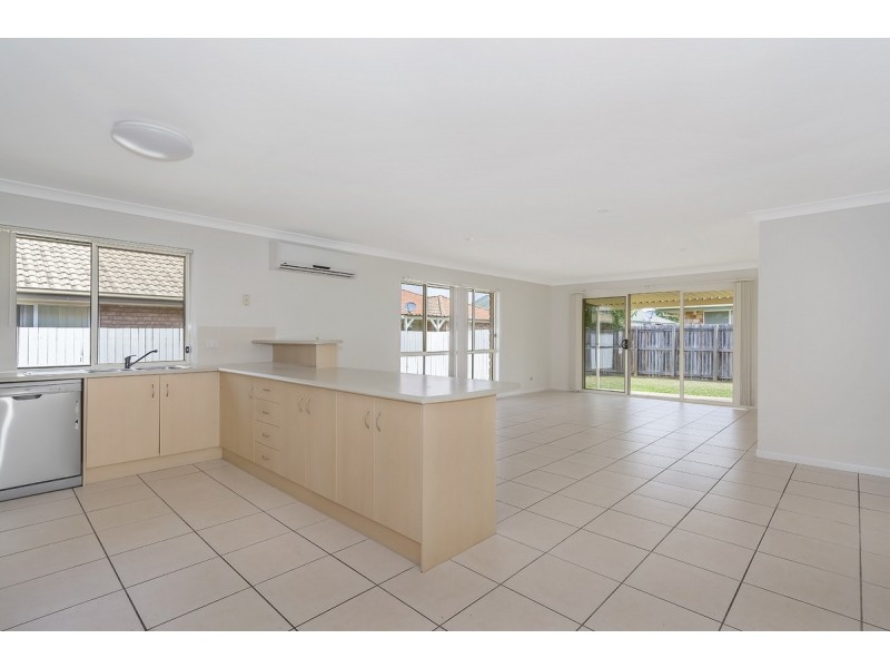 28 Billinghurst Crescent, Upper Coomera QLD 4209