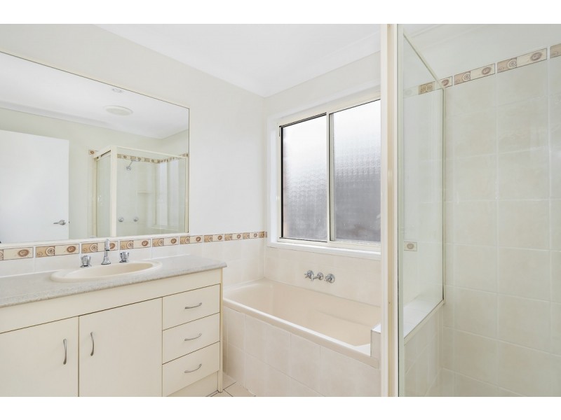 28 Billinghurst Crescent, Upper Coomera QLD 4209