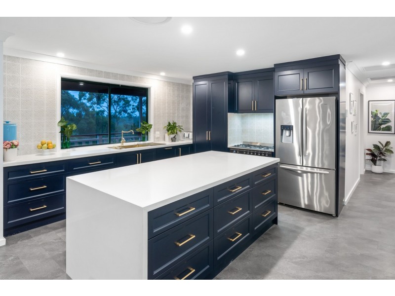 37 Crestridge Crescent, Oxenford QLD 4210