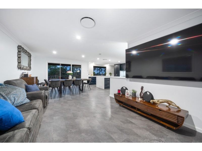 37 Crestridge Crescent, Oxenford QLD 4210