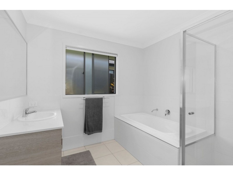 4 Bellbird Crescent, Coomera QLD 4209