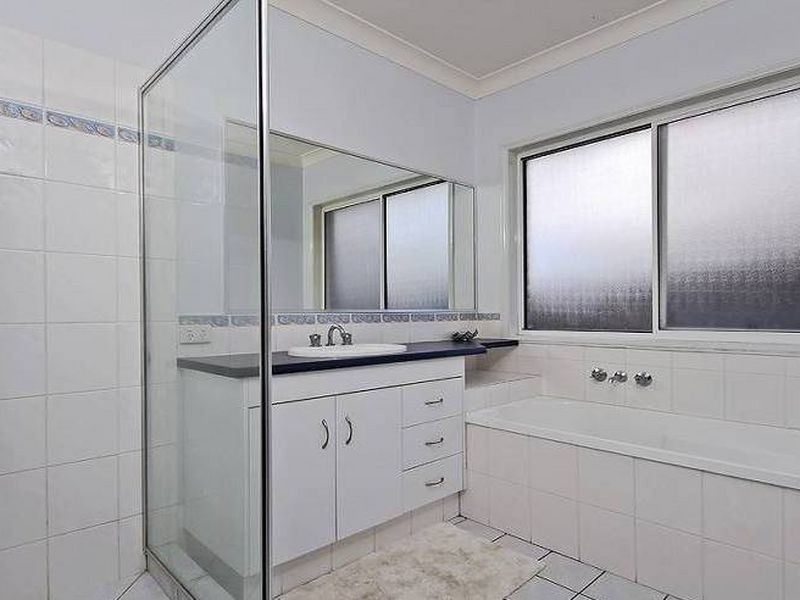 4 Leisel Close, Upper Coomera QLD 4209