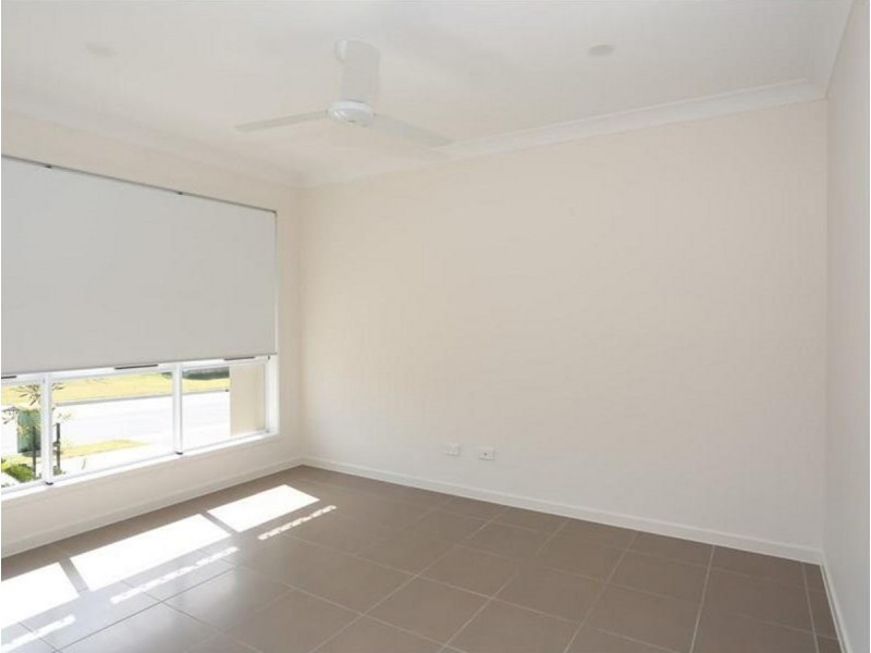 8 Stairway Street, Coomera QLD 4209