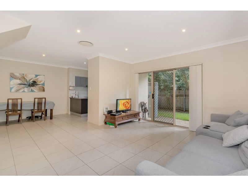 33/2 Weir Drive, Upper Coomera QLD 4209
