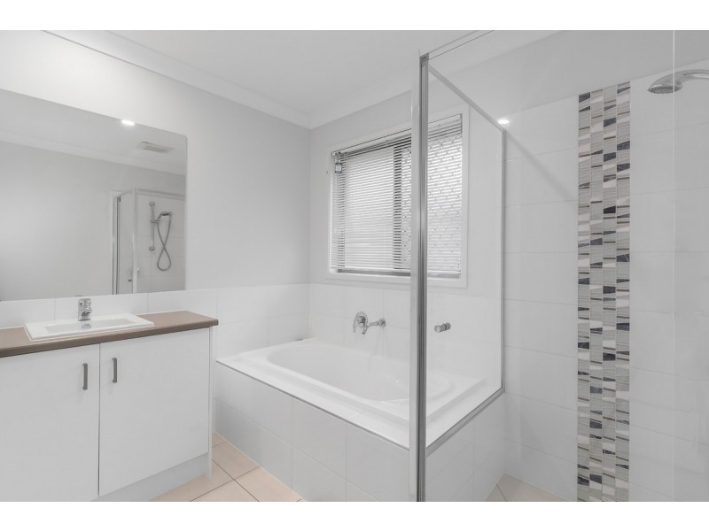 11 Imelda Way, Pimpama QLD 4209