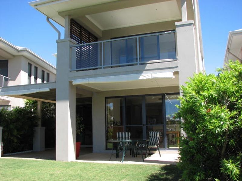 16 Brindabella Close, Coomera Waters QLD 4209