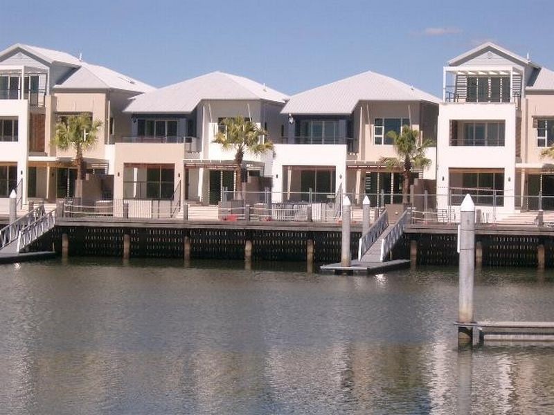 16 Brindabella Close, Coomera Waters QLD 4209