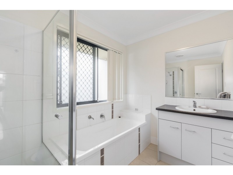 29 Fortescue Street, Pacific Pines QLD 4211