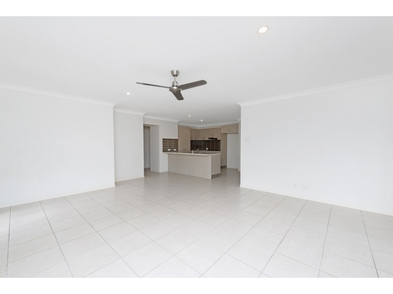 7 Dunraven Drive, Pimpama QLD 4209
