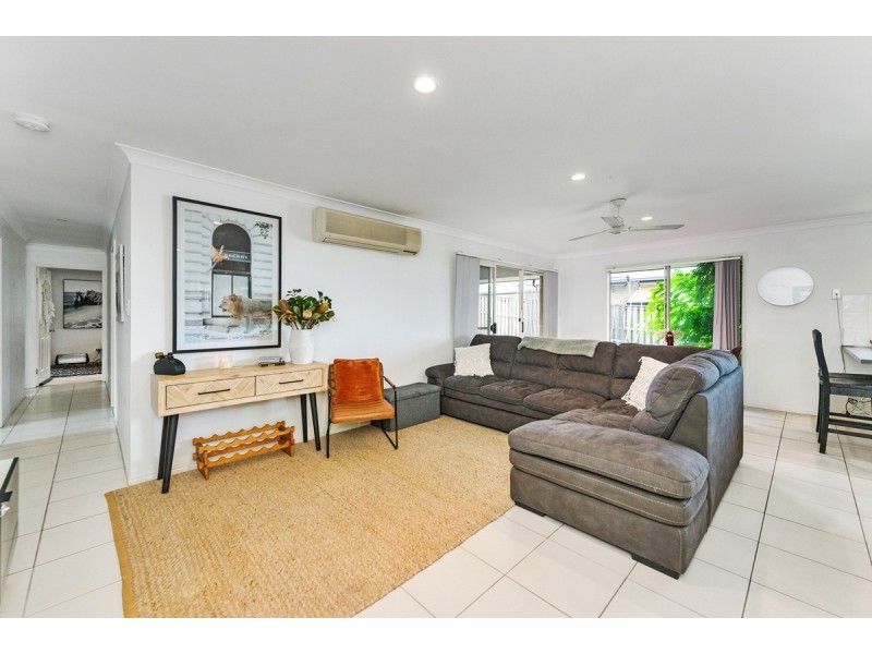 8 Krystle Court, Upper Coomera QLD 4209