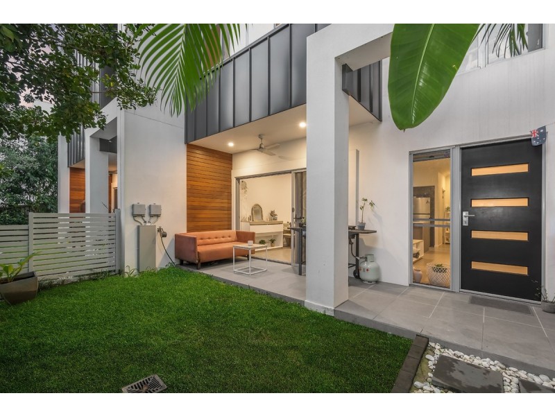 2/31 Gatina Crescent, Coomera QLD 4209