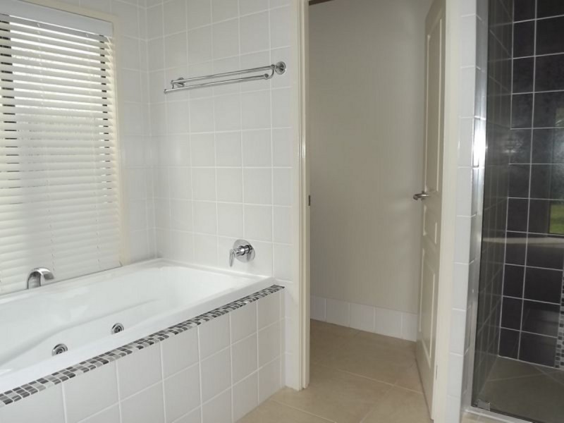 42 Ceil Circuit, Coomera Waters QLD 4209
