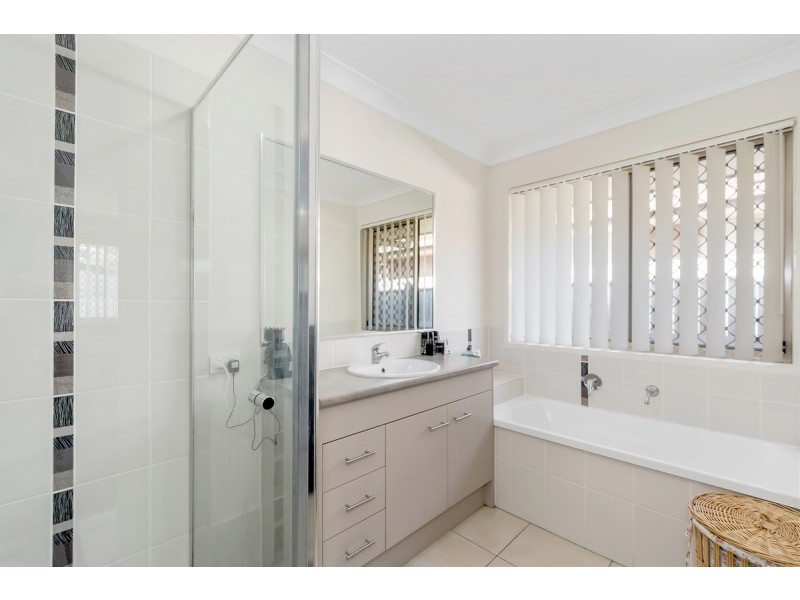2 Tuxworth Place, Pimpama QLD 4209